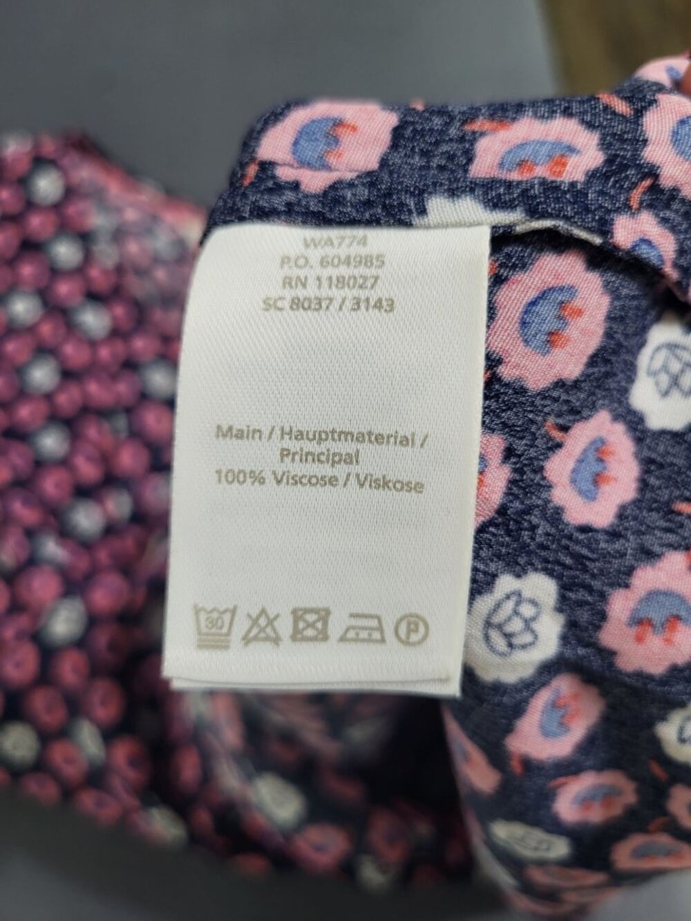 BODEN Womens SZ 6 Pleat Front Top Azalea Floral Print Keyhole Blouse Navy Pink - Picture 7 of 7